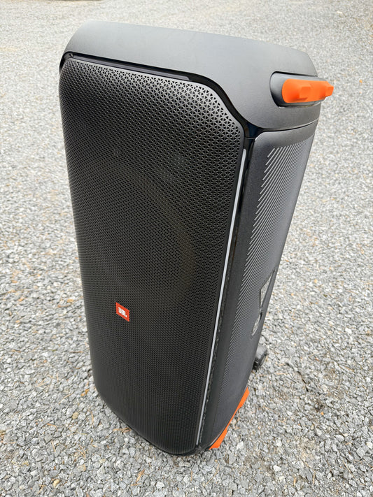 Vuokraa JBL partybox 710 helposti itsepalveluvuokraamosta Sastamalasta 24/7.