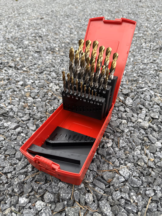 Vuokraa Porakoneen teräsarja helposti itsepalveluvuokraamosta Sastamalasta