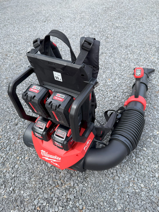 Vuokraa selkäreppumallinen lehtipuhallin helposit itsepalveluvuokraamosta Sastamalasta