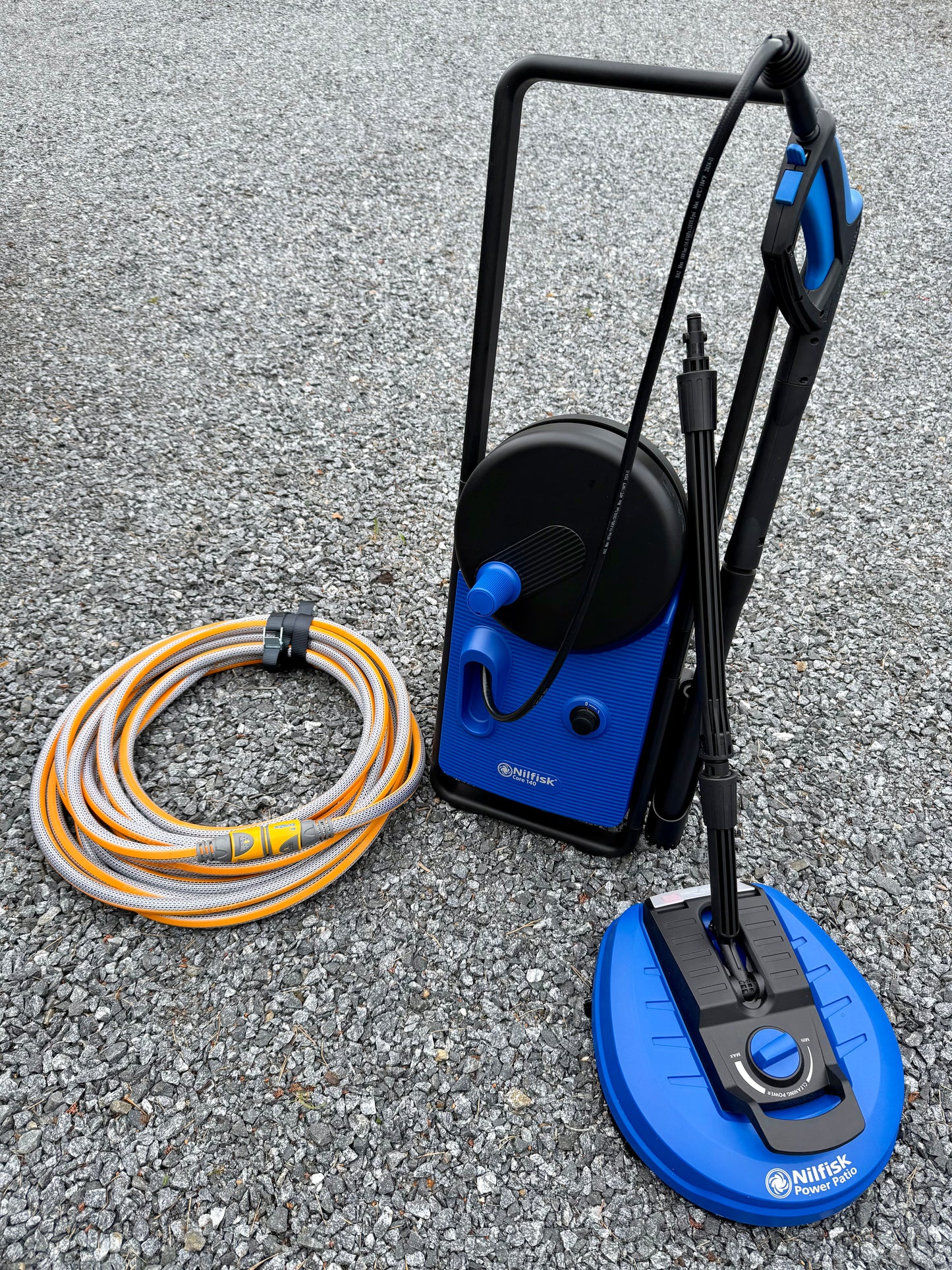 Painepesuri terassipesuosalla